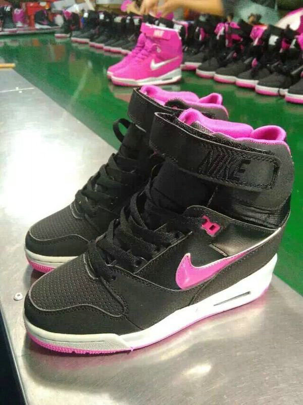 nike air revolution sky hi essential
